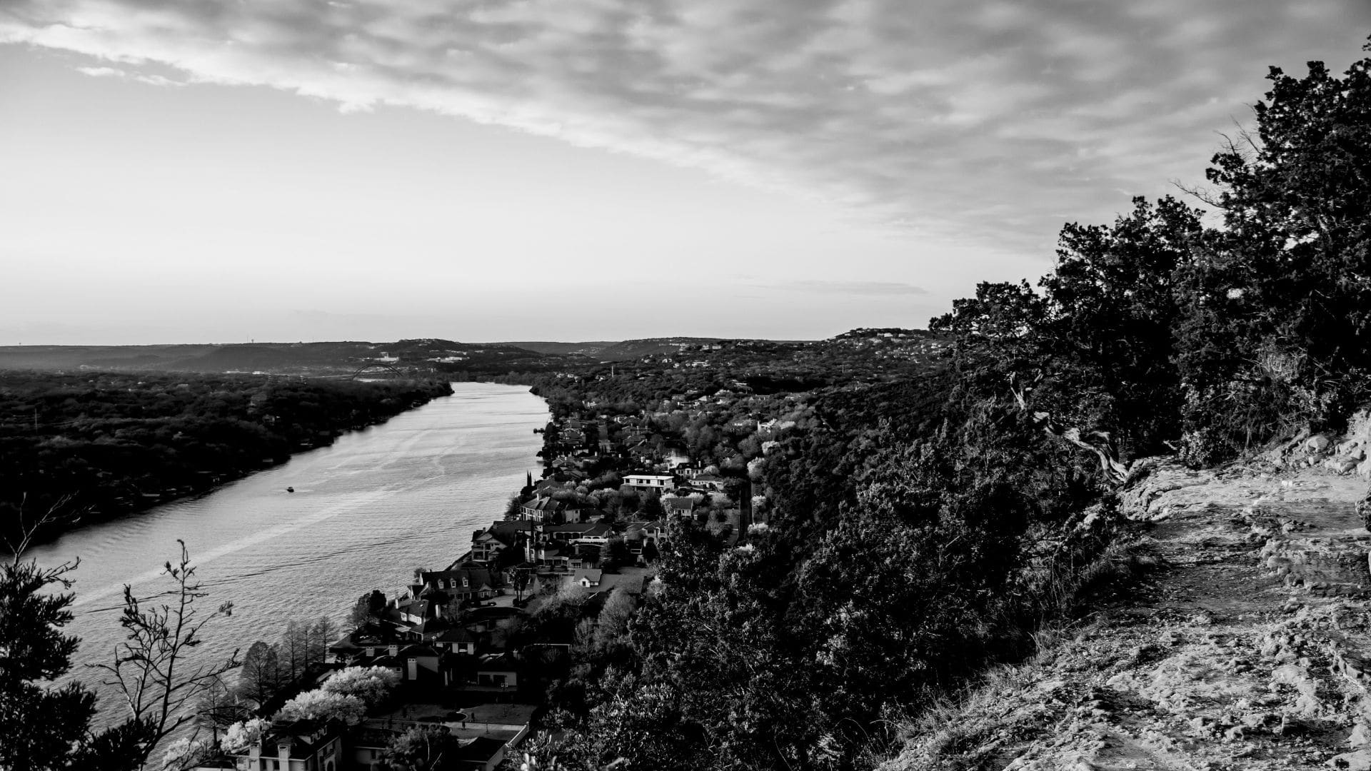 hilly overlook onto a river in Austin, TX
